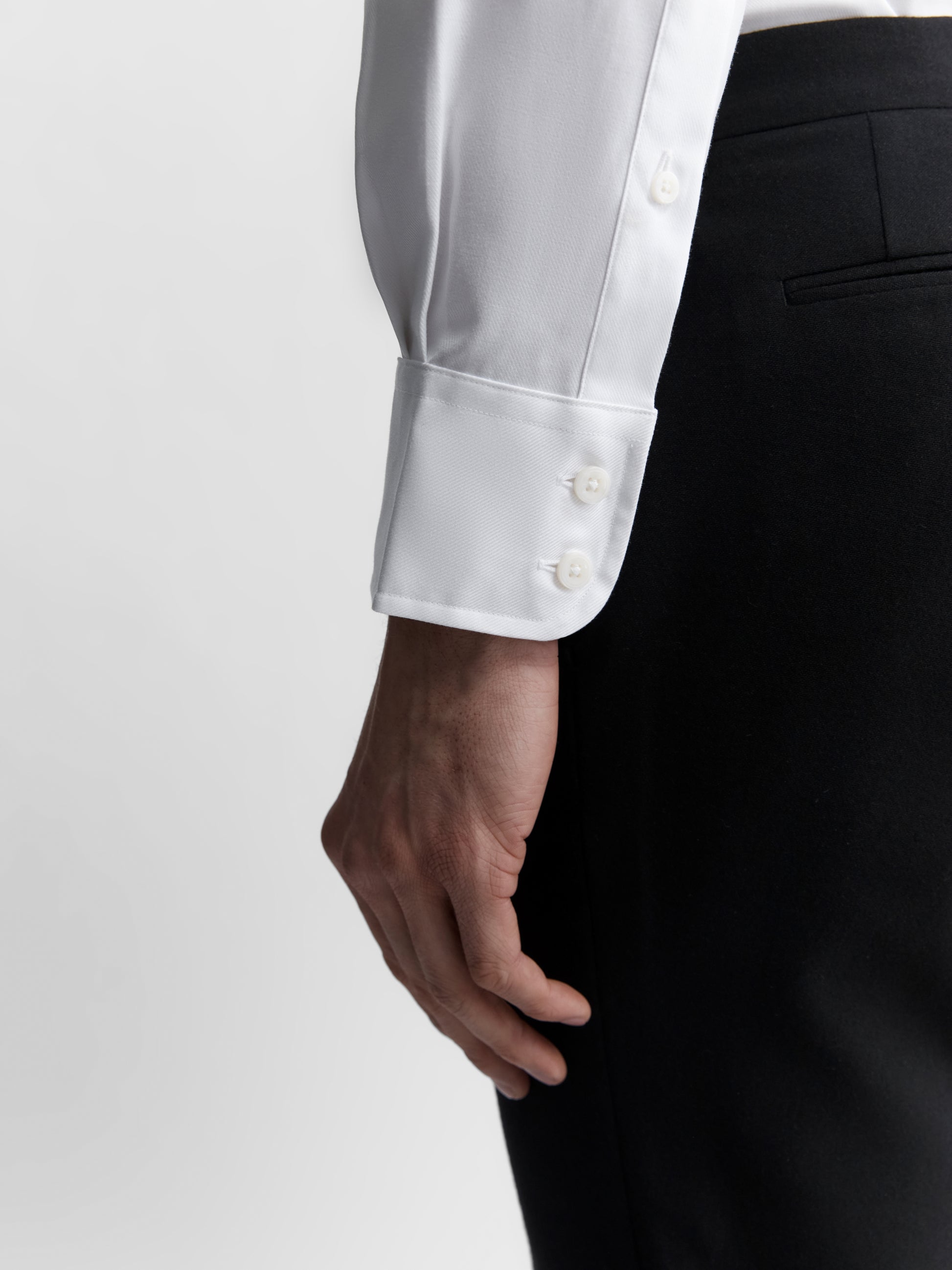 Image 4 of White Fine Twill Fitted Single Cuff Cutaway Collar Shirt