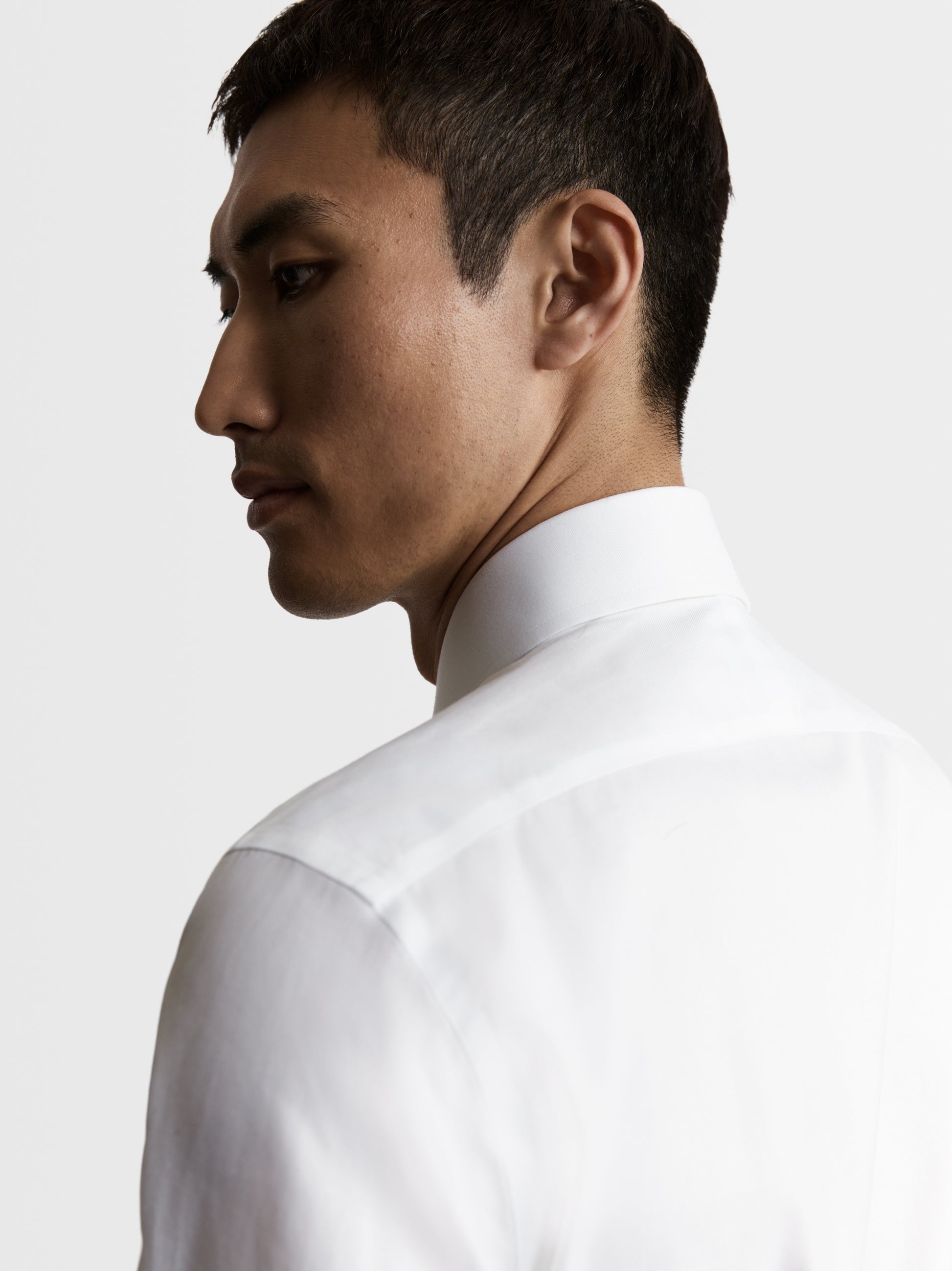 Image 3 of Max Performance White Twill Fitted Single Cuff Classic Collar Shirt