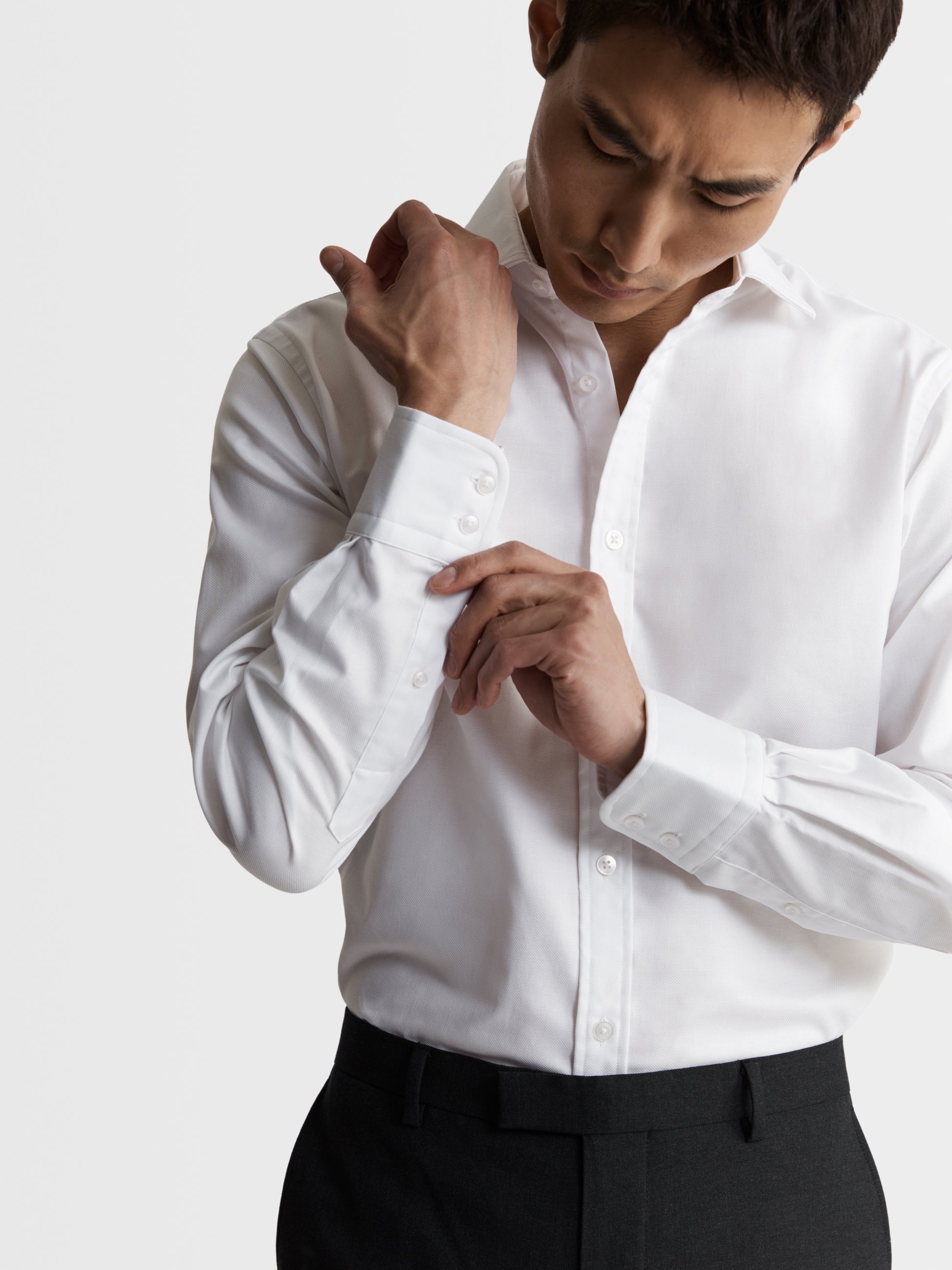 Image 3 of White Poplin Stretch Fitted Single Cuff Cutaway Collar Shirt