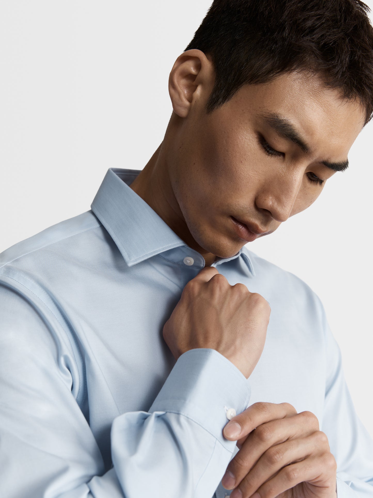 Image 3 of Max Performance Light Blue Twill Fitted Single Cuff Classic Collar Shirt